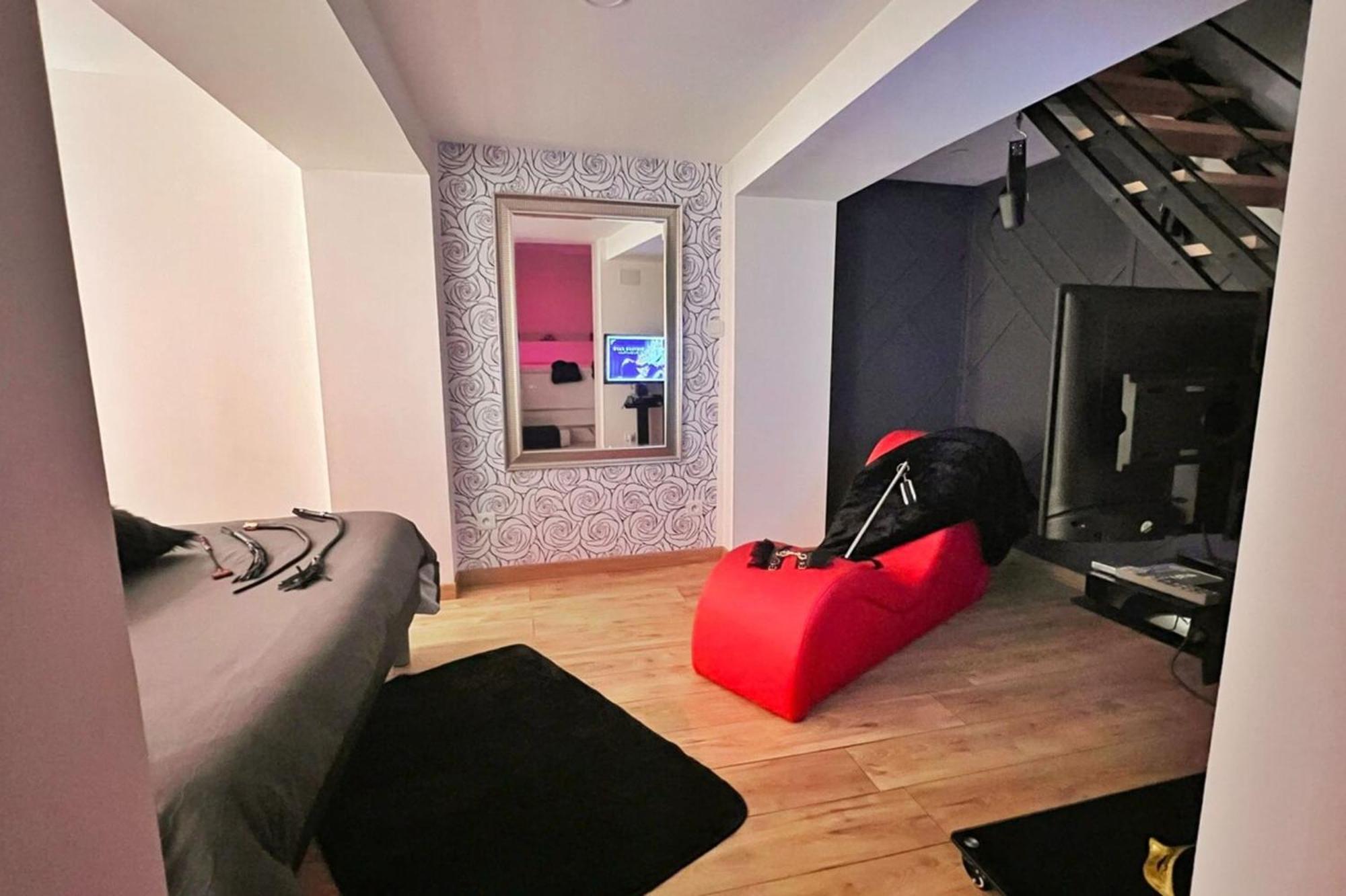 Dark Room Perpignan Aux 50 Nuances Jacuzzi Prive Villeneuve-de-la-Raho Eksteriør billede